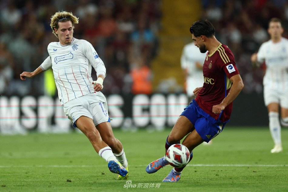 平运动员的 平运动员的