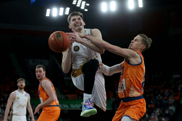 伤病阴影 伤病阴影